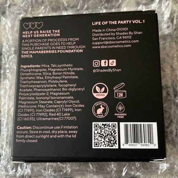 Colorful Makeup and Accessory Set - Picture 8 of 9